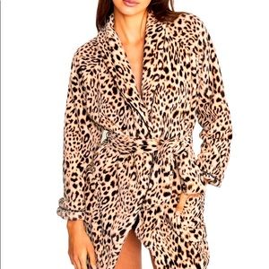 VICTORIAS SECRET COZY ROBE